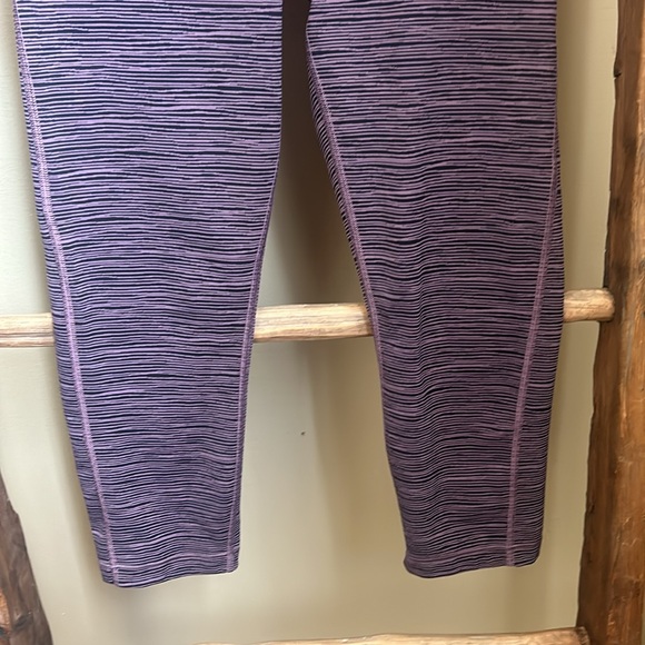 Women's Athleta Ultimate Capri Size XS - Picture 5 of 12